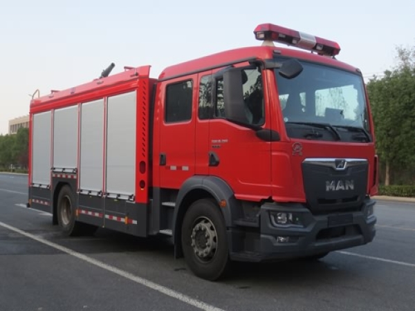 德国曼6.7吨泡沫消防车